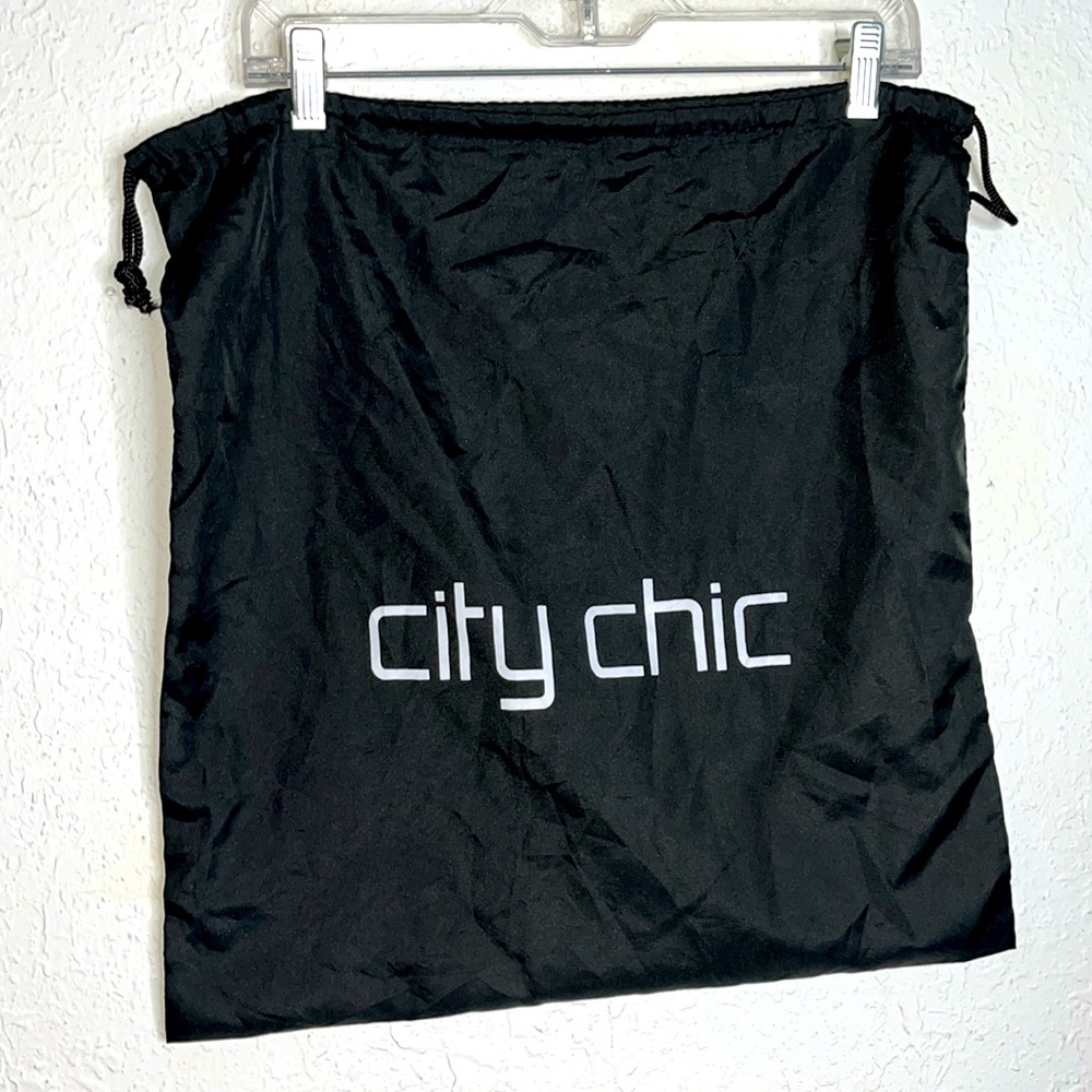 City Chic Dust bag